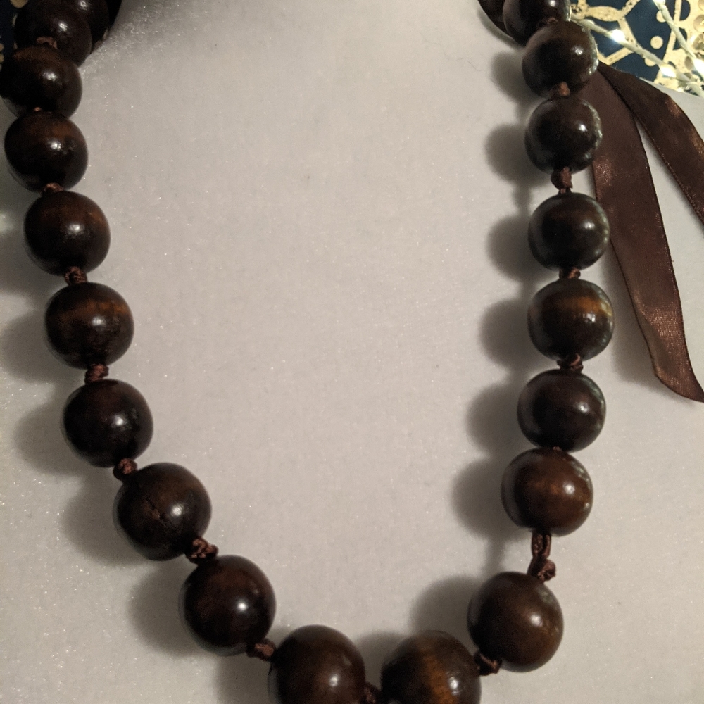 Long beaded adjustable necklace